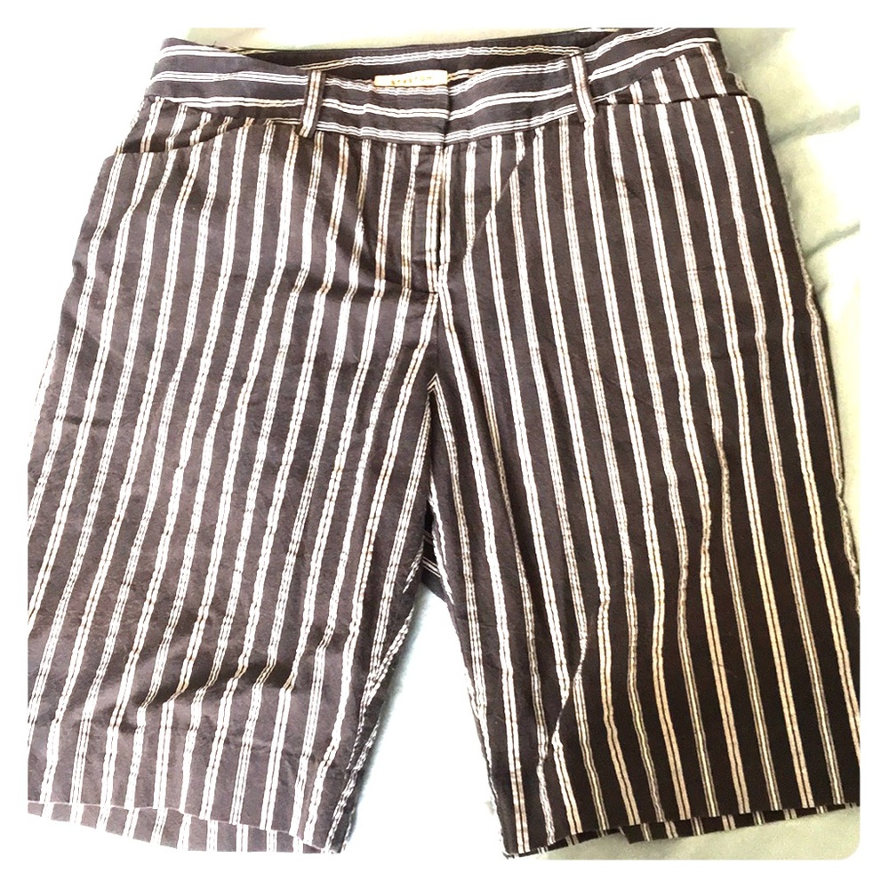 Jones NY striped long shorts Size 6